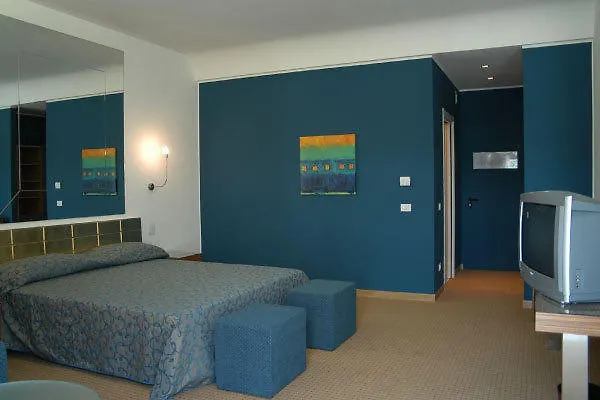 Grand Park Motel