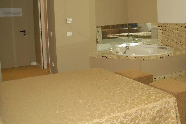 Motel Grand Park Plaisance